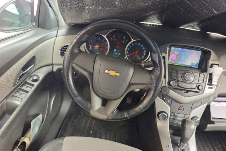 Used Chevrolet Cruze 2013 1.8L SE AT Steering Wheel