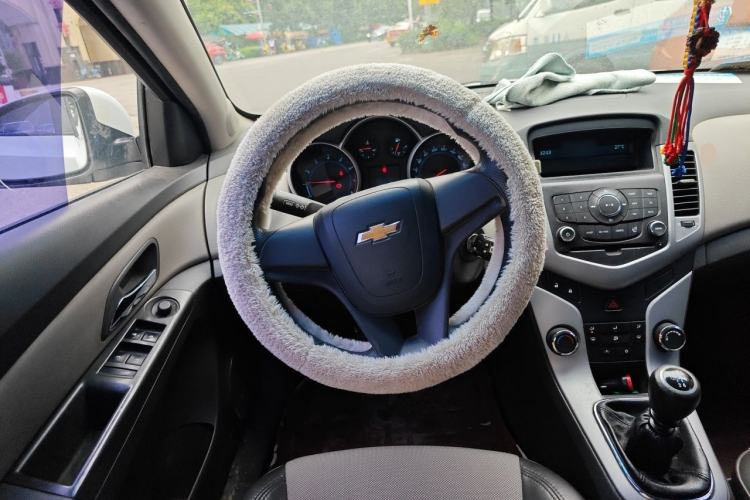 Used Chevrolet Cruze 2013 1.6L SL MT Steering Wheel
