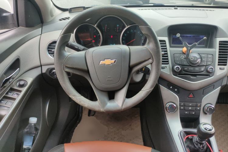 Used Chevrolet Cruze 2013 1.6L SE MT Steering Wheel