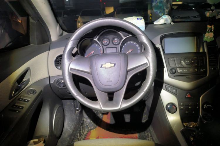 Used Chevrolet Cruze 2013 1.6L SE MT Steering Wheel