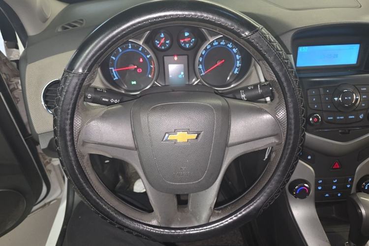 Used Chevrolet Cruze 2013 1.8L SE AT Steering Wheel