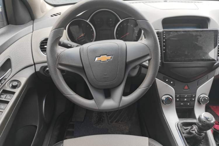 Used Chevrolet Cruze 2013 1.6L SE MT Steering Wheel