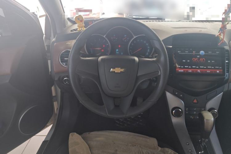 Used Chevrolet Cruze 2013 1.8L SE AT Steering Wheel