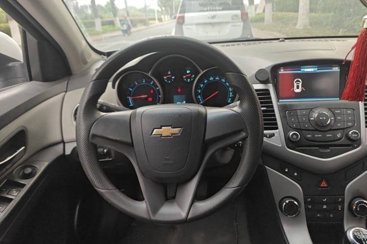 Used Chevrolet Cruze 2013 1.6L SE MT Steering Wheel