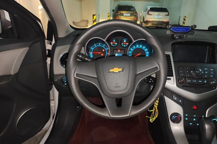 Used Chevrolet Cruze 2013 1.8L SE AT Steering Wheel