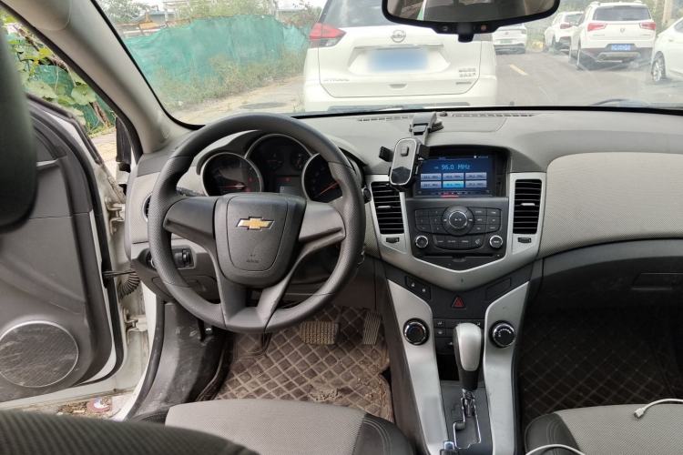 Used Chevrolet Cruze 2013 1.8L SE AT Steering Wheel