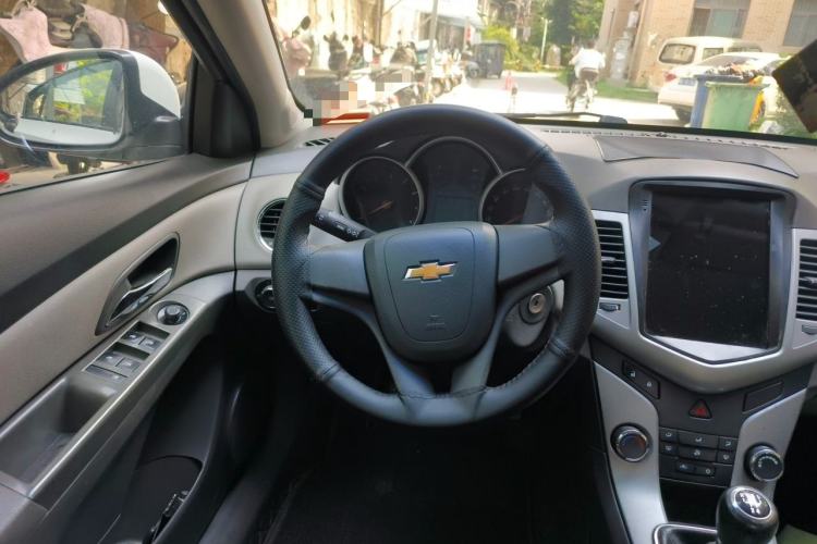 Used Chevrolet Cruze 2013 1.6L SL MT Steering Wheel