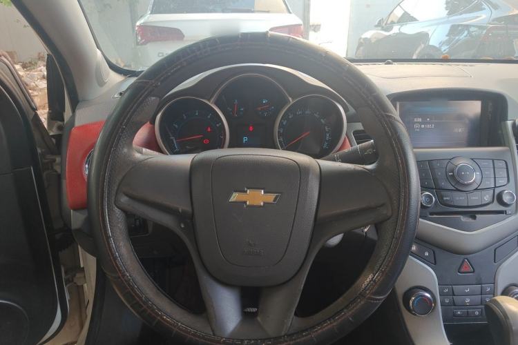 Used Chevrolet Cruze 2013 1.8L SE AT Steering Wheel