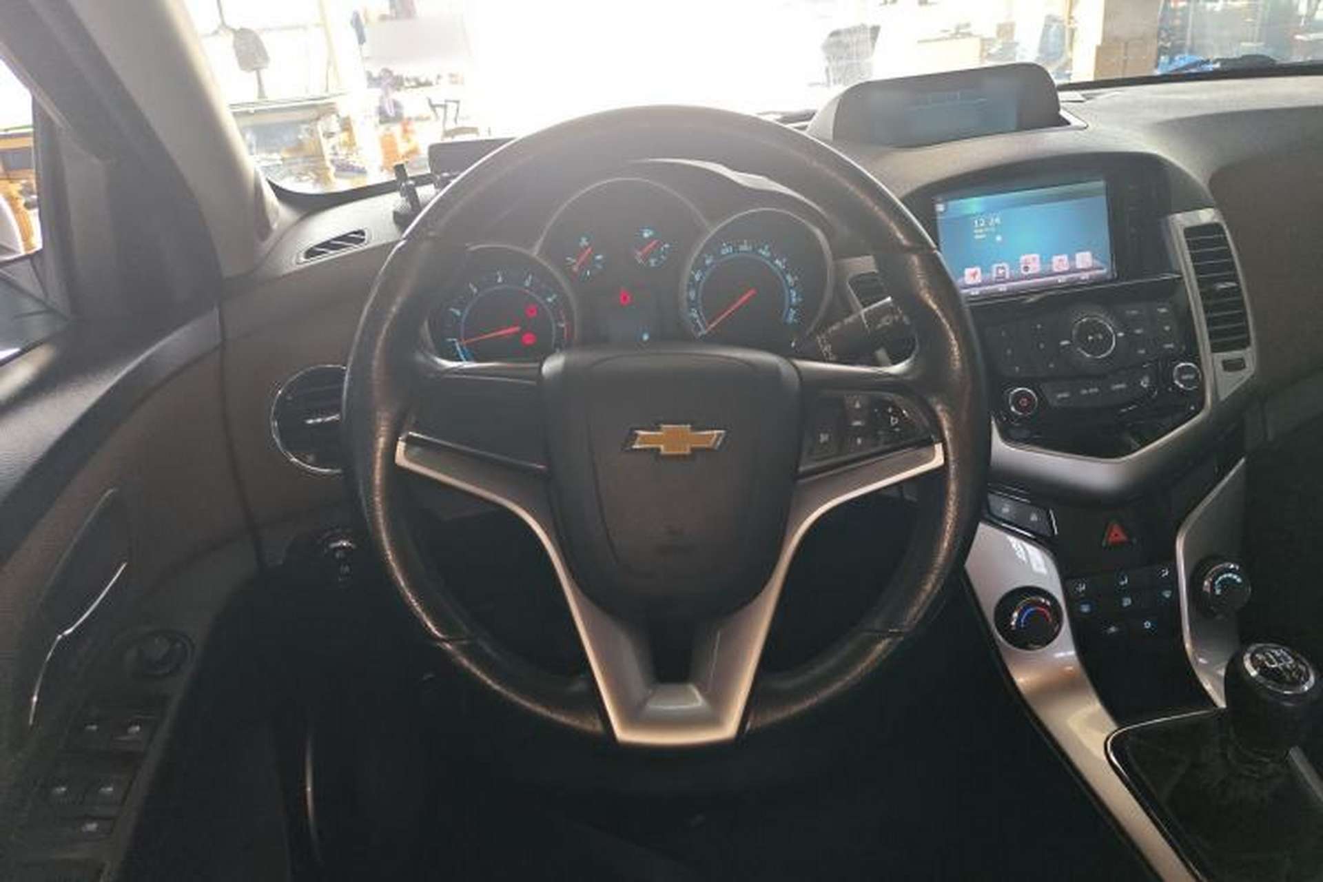 Used Chevrolet Cruze 2013 Hatchback 1.6L Manual Luxury Model Steering Wheel
