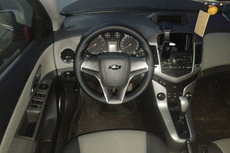 Used Chevrolet Cruze 2013 1.8L SE AT Steering Wheel