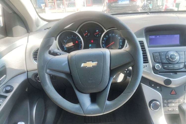 Used Chevrolet Cruze 2013 1.8L SE AT Steering Wheel