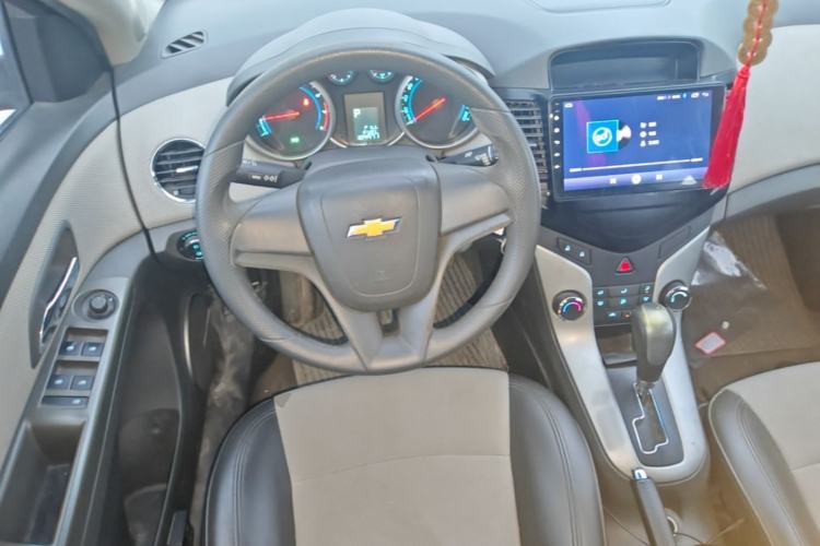 Used Chevrolet Cruze 2013 1.8L SE AT Steering Wheel