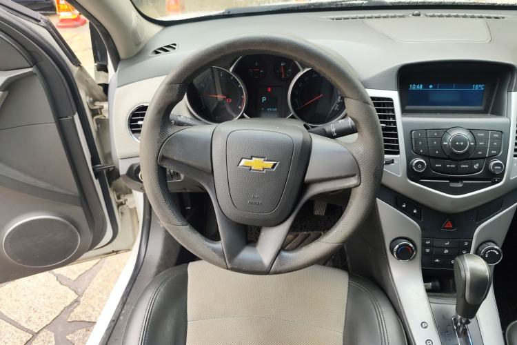Used Chevrolet Cruze 2013 1.8L SE AT Steering Wheel