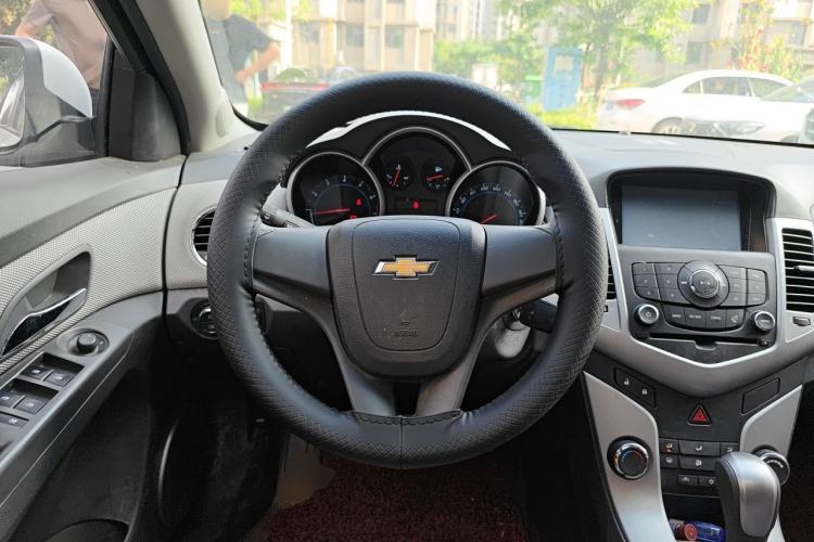 Used Chevrolet Cruze 2013 1.8L SE AT Steering Wheel
