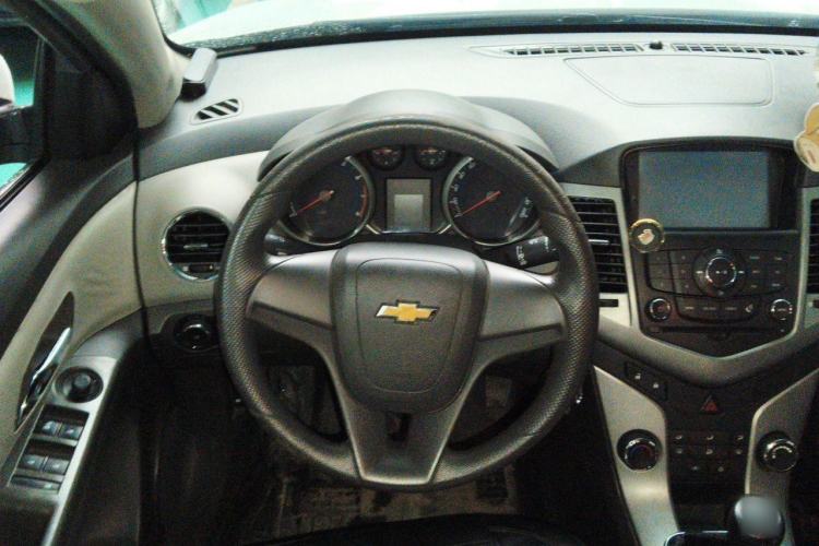 Used Chevrolet Cruze 2013 1.6L SL MT Steering Wheel