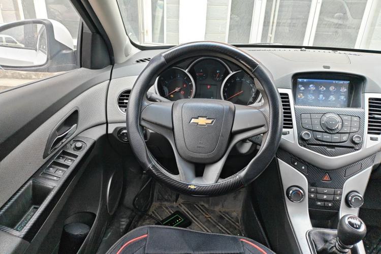 Used Chevrolet Cruze 2013 1.6L SE MT Steering Wheel