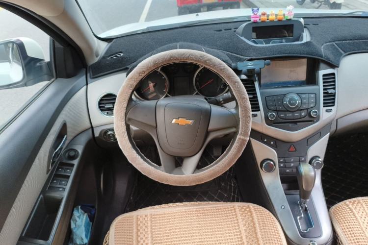Used Chevrolet Cruze 2013 1.8L SE AT Steering Wheel
