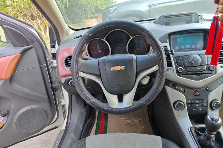 Used Chevrolet Cruze 2013 1.6L SL MT Steering Wheel
