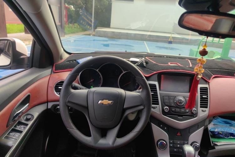 Used Chevrolet Cruze 2013 1.8L SE AT Steering Wheel