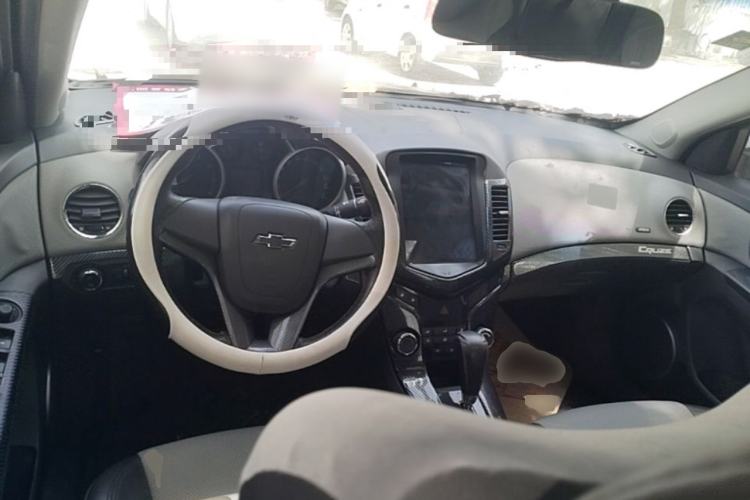 Used Chevrolet Cruze 2013 1.8L SE AT Steering Wheel