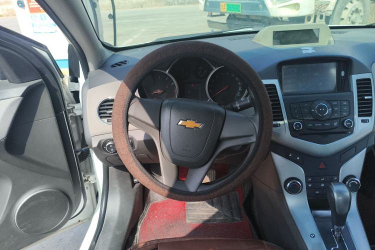 Used Chevrolet Cruze 2013 1.8L SE AT Steering Wheel