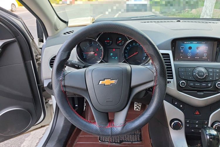 Used Chevrolet Cruze 2013 1.8L SE AT Steering Wheel