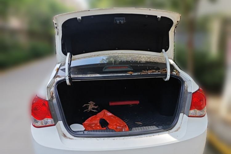 Used Chevrolet Cruze 2013 1.6L SL MT Trunk