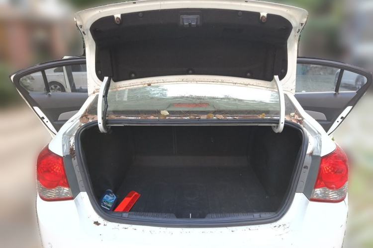 Used Chevrolet Cruze 2013 1.6L SL MT Trunk