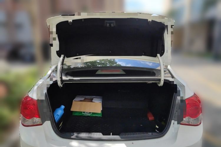 Used Chevrolet Cruze 2013 1.6L SE MT Trunk