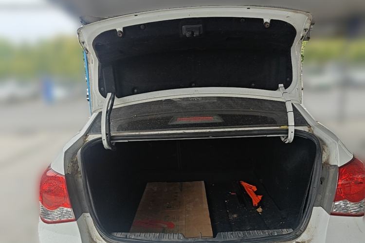 Used Chevrolet Cruze 2013 1.6L SL MT Trunk