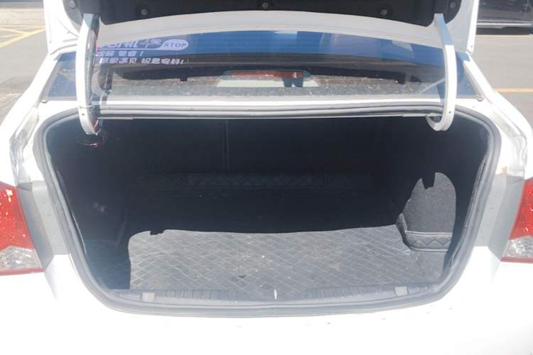 Used Chevrolet Cruze 2013 1.6L SE AT Trunk