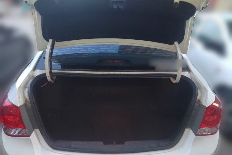 Used Chevrolet Cruze 2013 1.8L SE AT Trunk