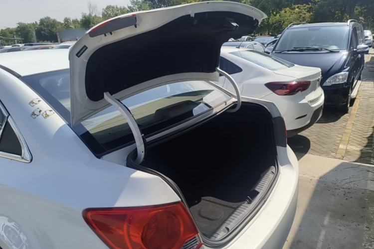 Used Chevrolet Cruze 2013 1.6L SL MT Trunk