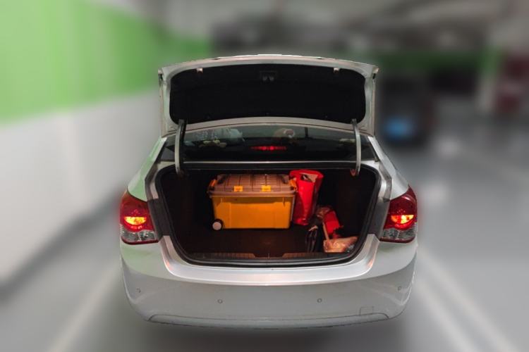 Used Chevrolet Cruze 2013 1.6L SE AT Trunk