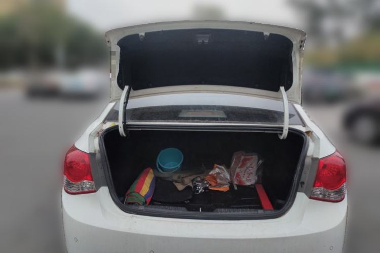 Used Chevrolet Cruze 2013 1.6L SE MT Trunk
