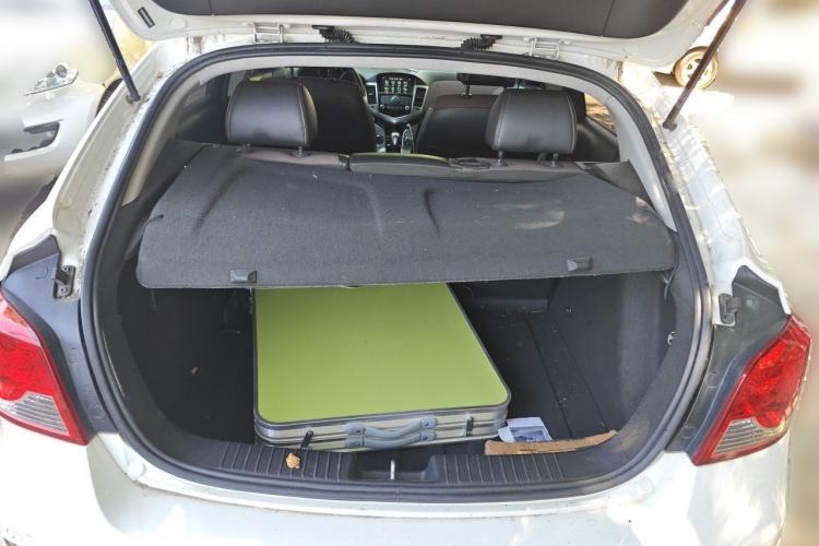 Used Chevrolet Cruze 2013 Hatchback 1.6L Automatic Luxury Model Trunk