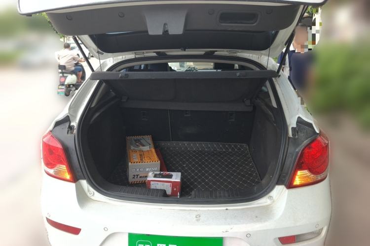Used Chevrolet Cruze 2013 Hatchback 1.6L Automatic Luxury Model Trunk