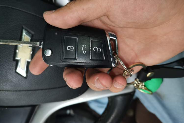 Used Chevrolet Cruze 2013 Hatchback 1.6L Automatic Luxury Model Vehicle Key