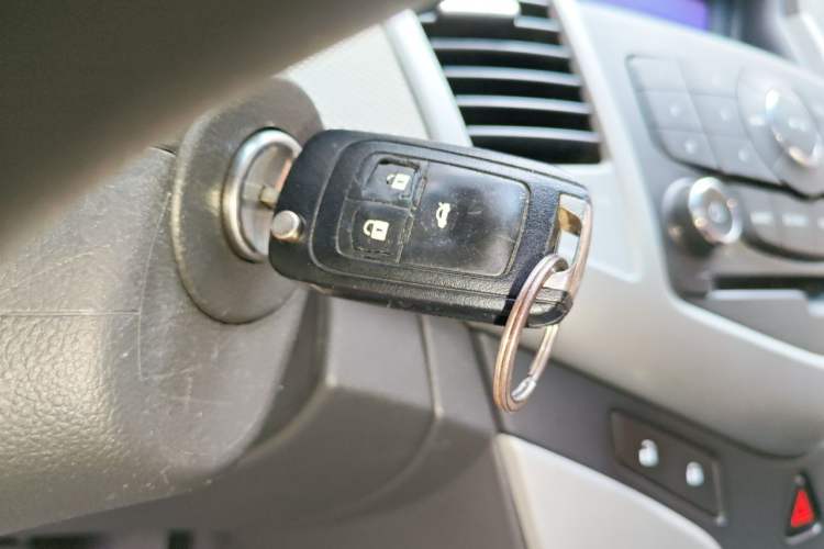Used Chevrolet Cruze 2013 1.8L SE AT Vehicle Key