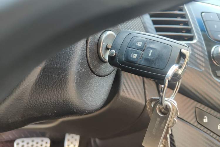 Used Chevrolet Cruze 2013 Hatchback 1.6T Automatic Flagship Model Vehicle Key