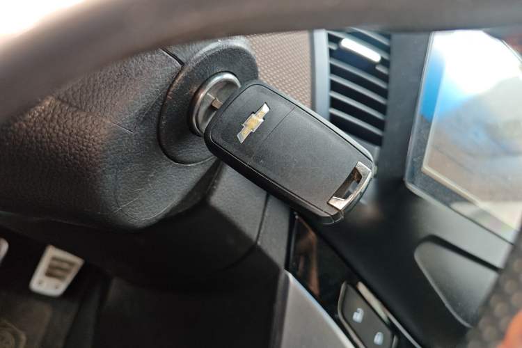 Used Chevrolet Cruze 2013 Hatchback 1.6L Manual Luxury Model Vehicle Key