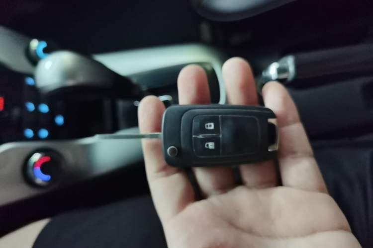 Used Chevrolet Cruze 2013 Hatchback 1.6L Automatic Luxury Model Vehicle Key