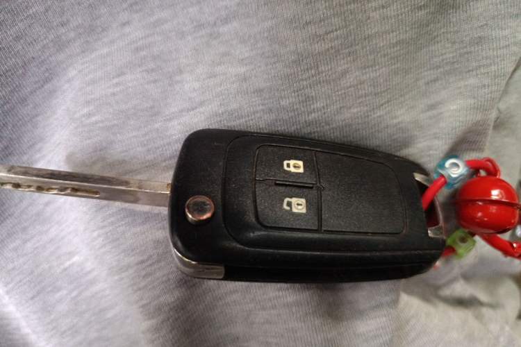 Used Chevrolet Cruze 2013 Hatchback 1.6L Automatic Luxury Model Vehicle Key