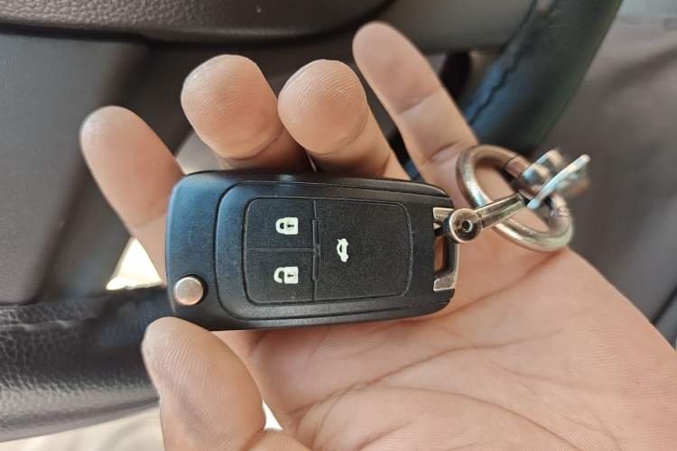 Used Chevrolet Cruze 2013 1.6L SL Sunroof Edition MT Vehicle Key