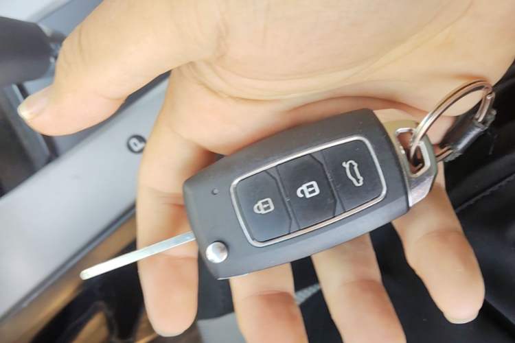 Used Chevrolet Cruze 2013 1.6L SE AT Vehicle Key