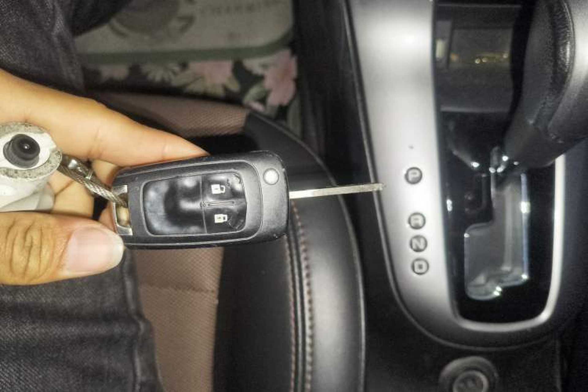 Used Chevrolet Cruze 2013 Hatchback 1.6L Automatic Luxury Model Vehicle Key