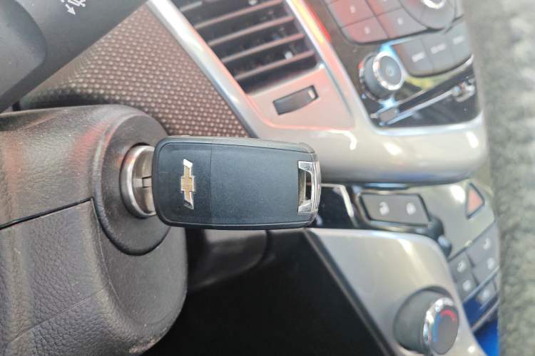 Used Chevrolet Cruze 2013 Hatchback 1.6T Automatic Flagship Model Vehicle Key