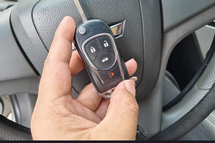 Used Chevrolet Cruze 2013 1.6L SL MT Vehicle Key