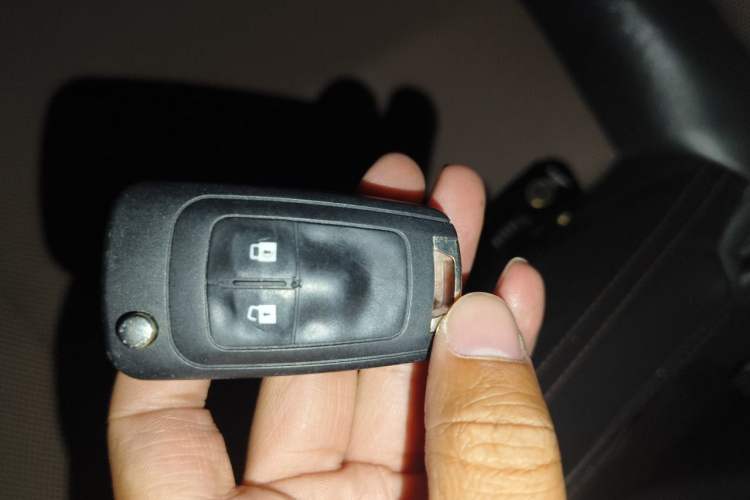 Used Chevrolet Cruze 2013 Hatchback 1.6L Automatic Luxury Model Vehicle Key