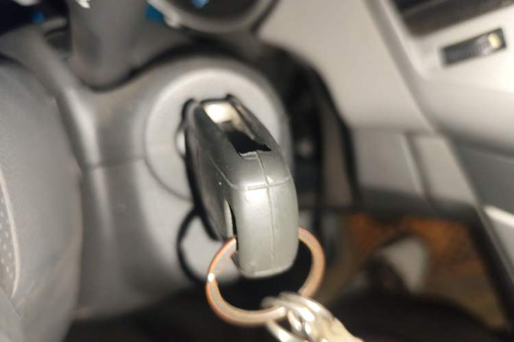 Used Chevrolet Cruze 2013 1.6L SL Sunroof Edition MT Vehicle Key